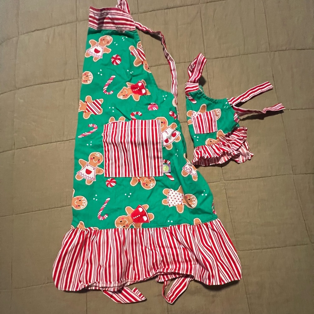 Dollie & Me Gingerbread Holiday Apron Set EUC